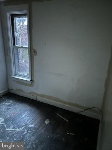2510 Agate St, Harrisburg, PA 17110 - unfurnished room with baseboards