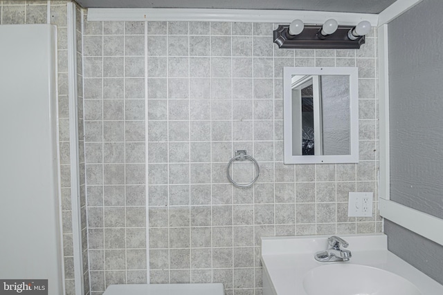116 N 8th St Unit 2, Oakland, MD 21550 - full bath featuring vanity