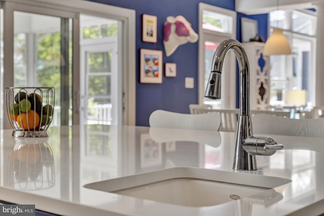 room details featuring a sink