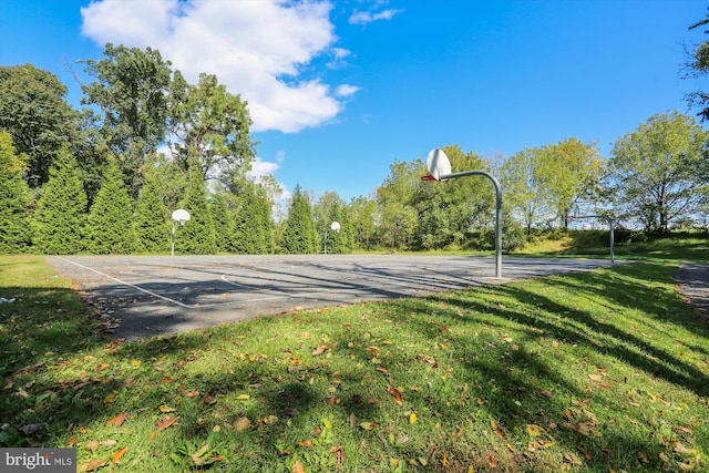 14019 Rockingham Rd, Germantown, MD 20874 - view of sport court featuring community basketball court and a lawn