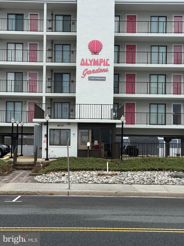 900 Kennedy Dr Unit 304, North Wildwood, NJ 08260 - view of property featuring central AC