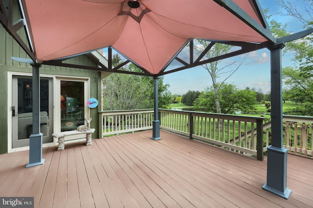 6 Pond Ridge Ln, Hanover, PA 17331 - deck with view of wooded area