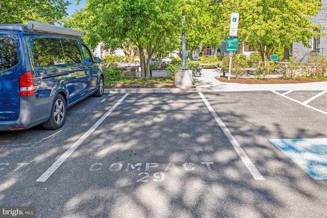 515 N Washington St Unit 404, Alexandria, VA 22314 - view of uncovered parking lot