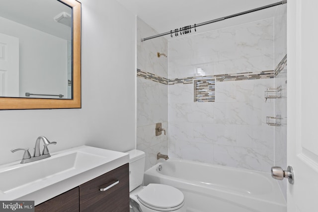 722 210th St, Pasadena, MD 21122 - bathroom with toilet, tub / shower combination, and vanity