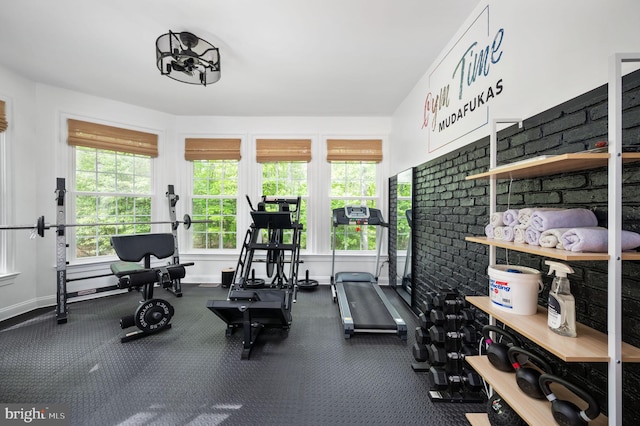 workout area with baseboards