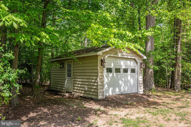 view of detached garage
