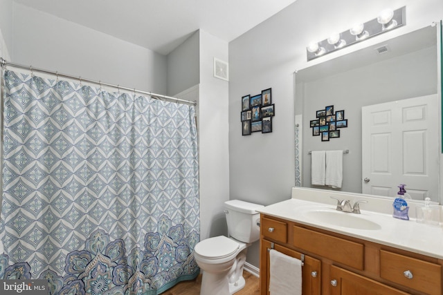 13347 Connor Dr Unit H, Centreville, VA 20120 - full bath featuring toilet, vanity, and curtained shower