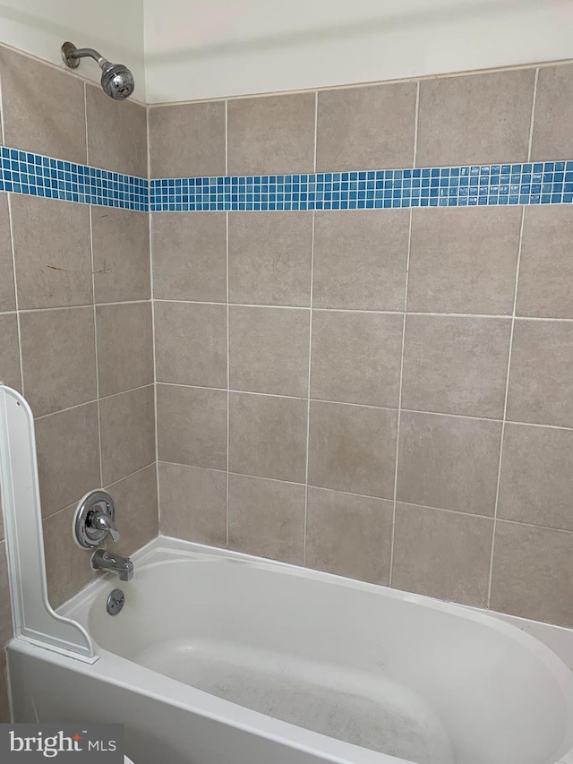 bathroom featuring shower / bathing tub combination