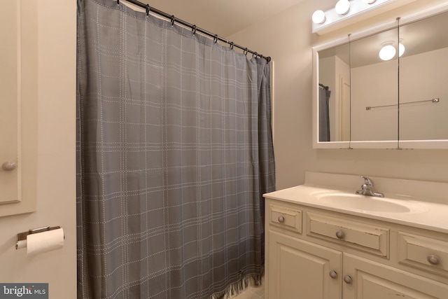 full bath with vanity