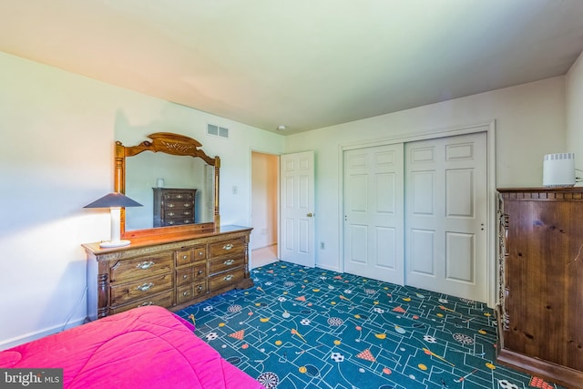 2707 E Crossing Cir, Norristown, PA 19403 - carpeted bedroom with a closet
