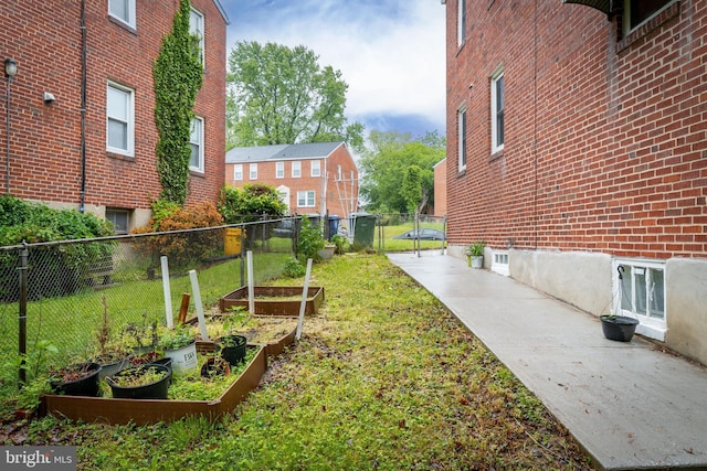 view of yard with a garden