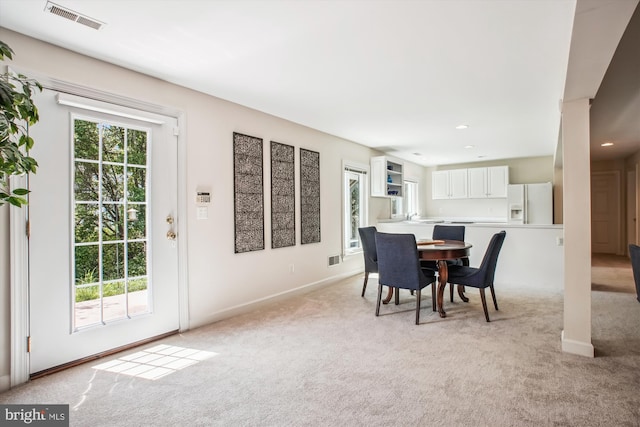 10601 Little Run Farm Ct, Vienna, VA 22182 - dining space featuring visible vents, recessed lighting, baseboards, and light carpet