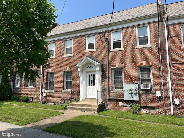 1523 17th St SE, Washington, DC 20020 - multi unit property with a front yard and brick siding