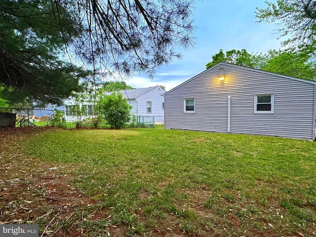 918 Hillside Ave, Upper Chichester, PA 19061 - view of yard featuring fence