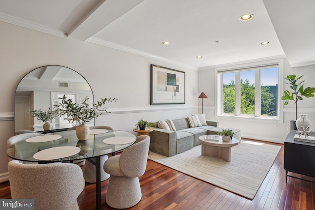 living room featuring recessed lighting, baseboards, visible vents, and hardwood / wood-style floors