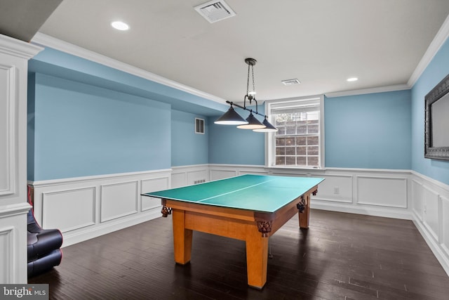 game room featuring recessed lighting, visible vents, and ornamental molding