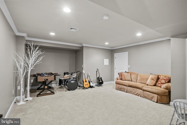 living room featuring carpet floors, recessed lighting, baseboards, and ornamental molding