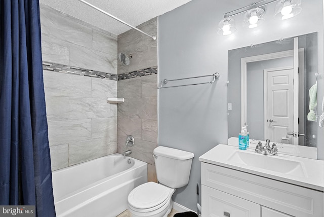 806 Windy Way, Front Royal, VA 22630 - bathroom featuring shower / tub combo with curtain, vanity, toilet, and a textured ceiling