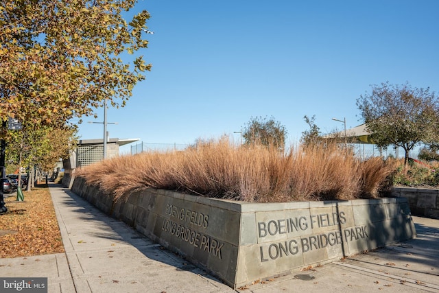 view of community / neighborhood sign