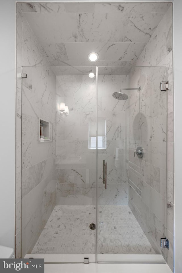 13 N Vendome Ave, Margate City, NJ 08402 - bathroom with a marble finish shower, toilet, and recessed lighting