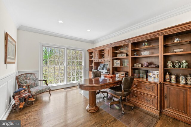 home office featuring wainscoting, ornamental molding, wood finished floors, and recessed lighting