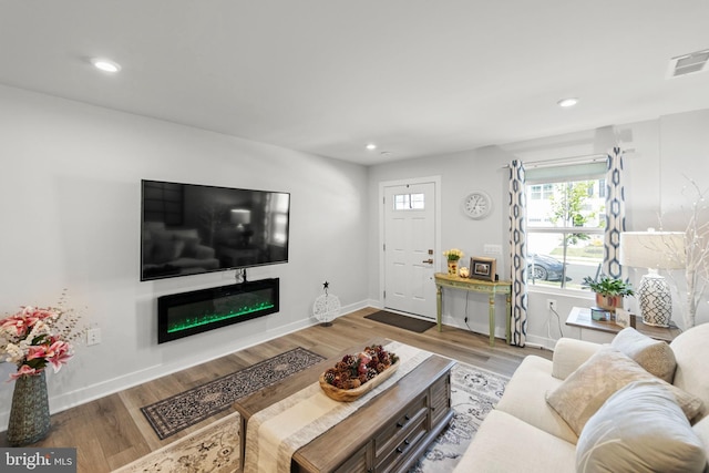 112 Maury Way, Winchester, VA 22602 - living area featuring recessed lighting, baseboards, visible vents, and wood finished floors