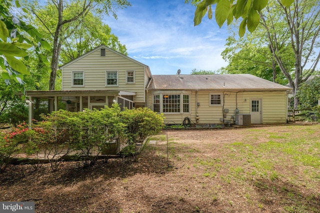 4303 S Valiant Ct, Annandale, VA 22003 - rear view of property with a sunroom and central air condition unit