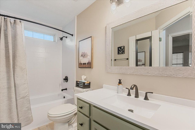 6815 Interlude Pl, Hughesville, MD 20637 - full bath featuring shower / bath combo with shower curtain, toilet, wood finished floors, and vanity