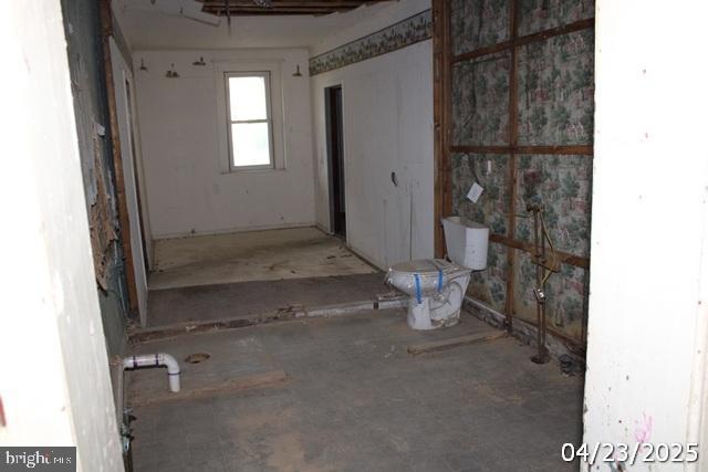 9635 Upper Strasburg Rd, Upperstrasburg, PA 17265 - interior space