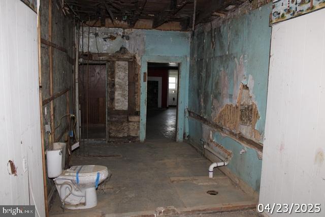 9635 Upper Strasburg Rd, Upperstrasburg, PA 17265 - interior space