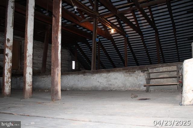 9635 Upper Strasburg Rd, Upperstrasburg, PA 17265 - view of attic