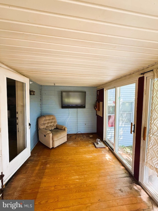 377 Main St, Cedarville, NJ 08311 - view of unfurnished sunroom
