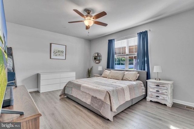 9937 Sodus Ct, Faulkner, MD 20632 - bedroom featuring a ceiling fan, visible vents, wood finished floors, and baseboards