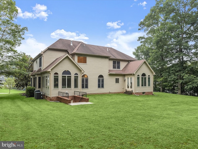 6 Jarretts Ct, Reisterstown, MD 21136 - rear view of property featuring entry steps, a yard, and crawl space