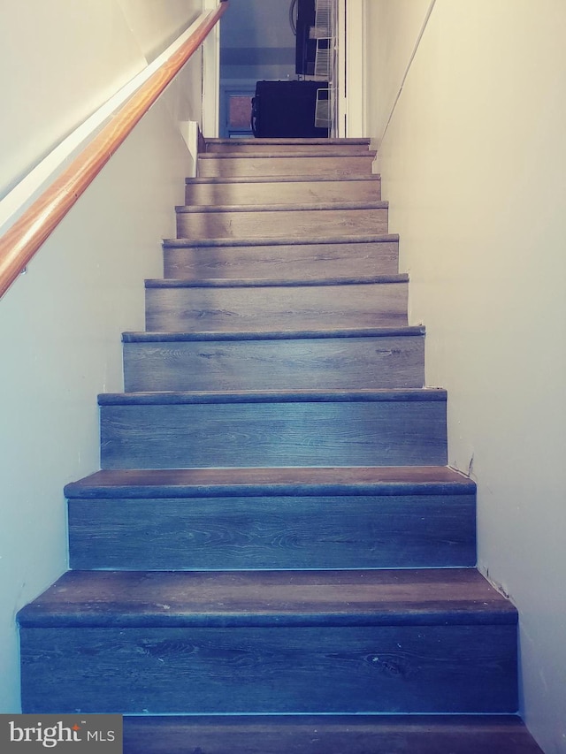 2026 S Oakland St S, Arlington, VA 22204 - view of stairs