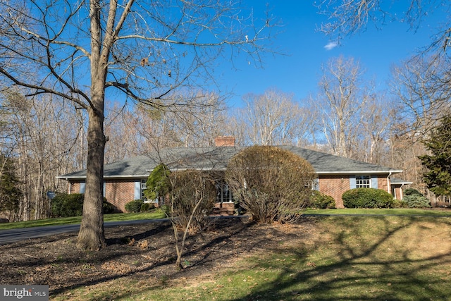 5983 Labs Run Ln, Penn Laird, VA 22846 - single story home with brick siding, a chimney, and a front yard