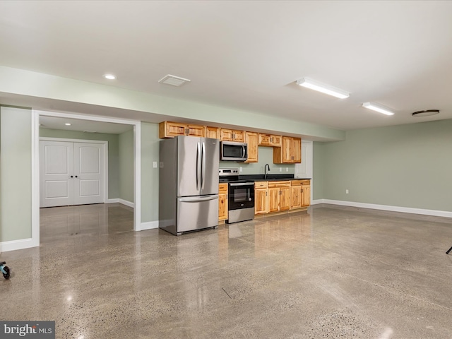 1996 Buck Mountain Rd, Bentonville, VA 22610 - kitchen featuring stainless steel appliances, baseboards, a sink, recessed lighting, and dark countertops