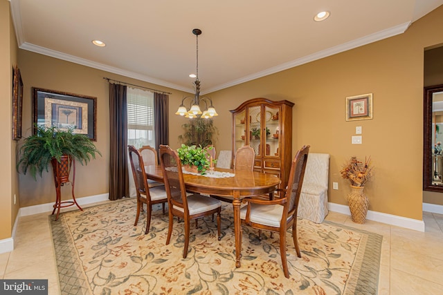 dining room featuring recessed lighting, a notable chandelier, and crown molding