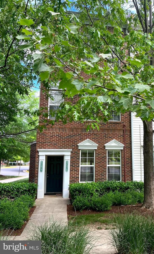 42429 Rockrose Sq, Brambleton, VA 20148 - view of front facade with brick siding