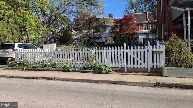 exterior space featuring a fenced front yard