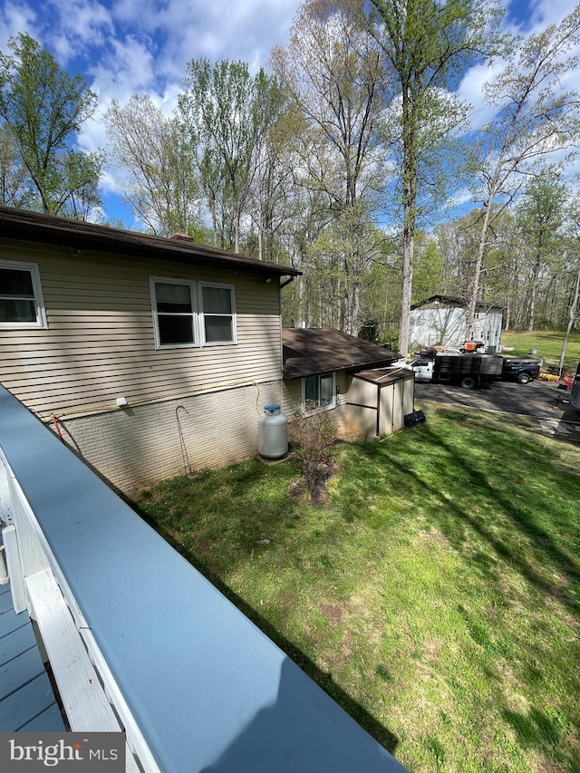 8807 Doug Dr, Nokesville, VA 20181 - view of side of property featuring a lawn
