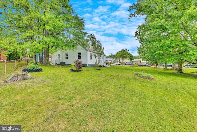 7540 Park Ln, Annandale, VA 22003 - view of yard