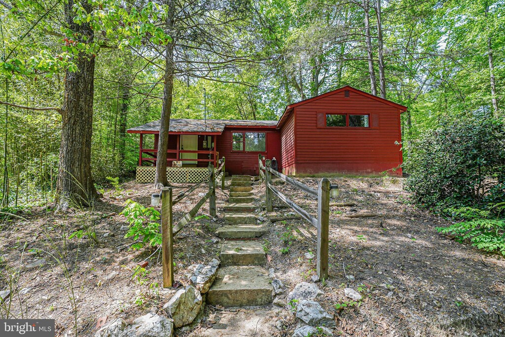 8304 Cobb Rd, Manassas, VA 20112 - view of chalet / cabin