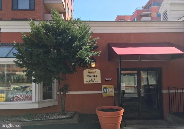 1021 Arlington Blvd Unit 928, Arlington, VA 22209 - entrance to property featuring stucco siding and french doors