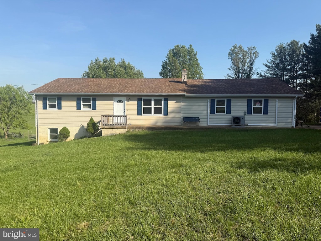 13970 Back Rd, Strasburg, VA 22657 - single story home with a front yard