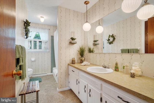 full bath with vanity, toilet, wallpapered walls, a shower with curtain, and a baseboard heating unit