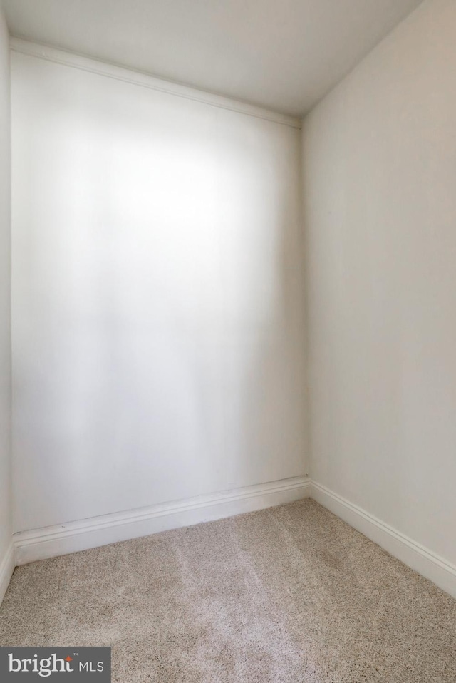615 1st St, Lancaster, PA 17603 - carpeted empty room with baseboards