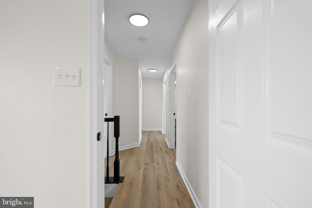 183 Mccormick Blvd, Newark, DE 19702 - hallway featuring light wood-style floors and baseboards