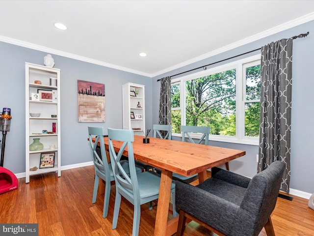 7915 Mount Pleasant Ct E, Walkersville, MD 21793 - dining area with baseboards, ornamental molding, wood finished floors, and recessed lighting