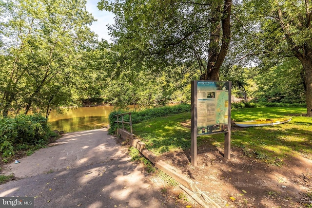 8456 Randell Ridge Rd, Frederick, MD 21704 - surrounding community featuring a yard and a water view